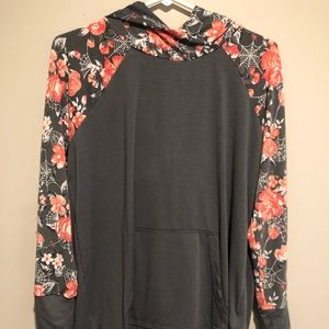 SOLD💜Lularoe Creepin It Real Floral Amber Hoodie